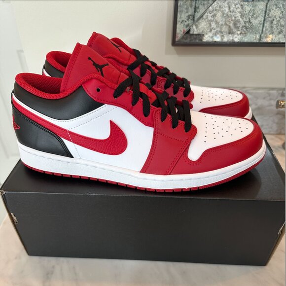 Nike Jordan 1 Low "Reverse Black Toe". NWT, NEVER WORN Mens size 11.5 - Picture 1 of 7